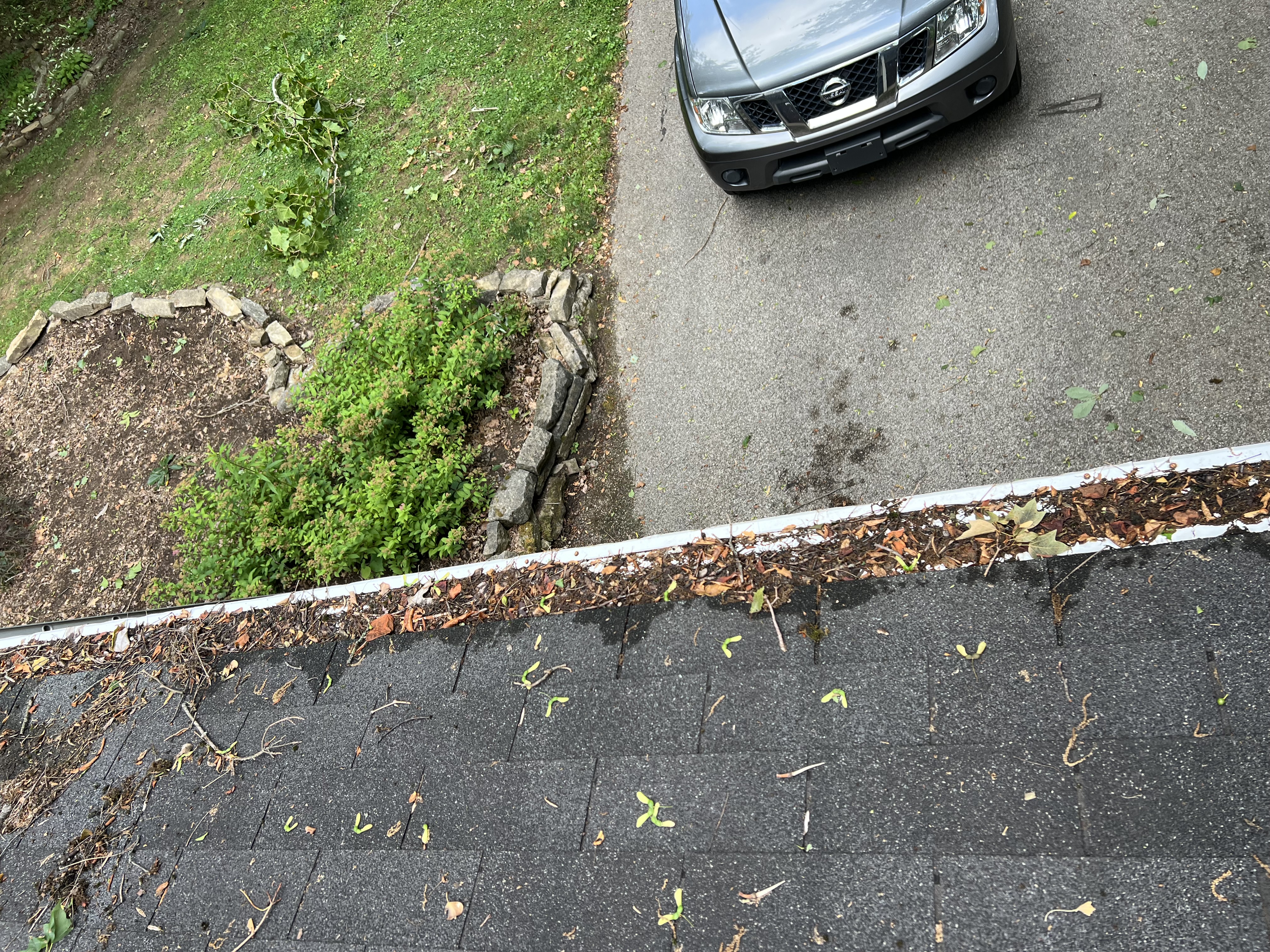 Roof and Gutter Cleaning in Bloomington, IN